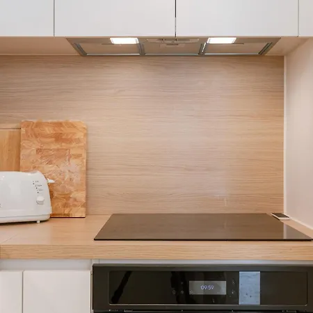 Huswell - Beachside For Four At Apartment *